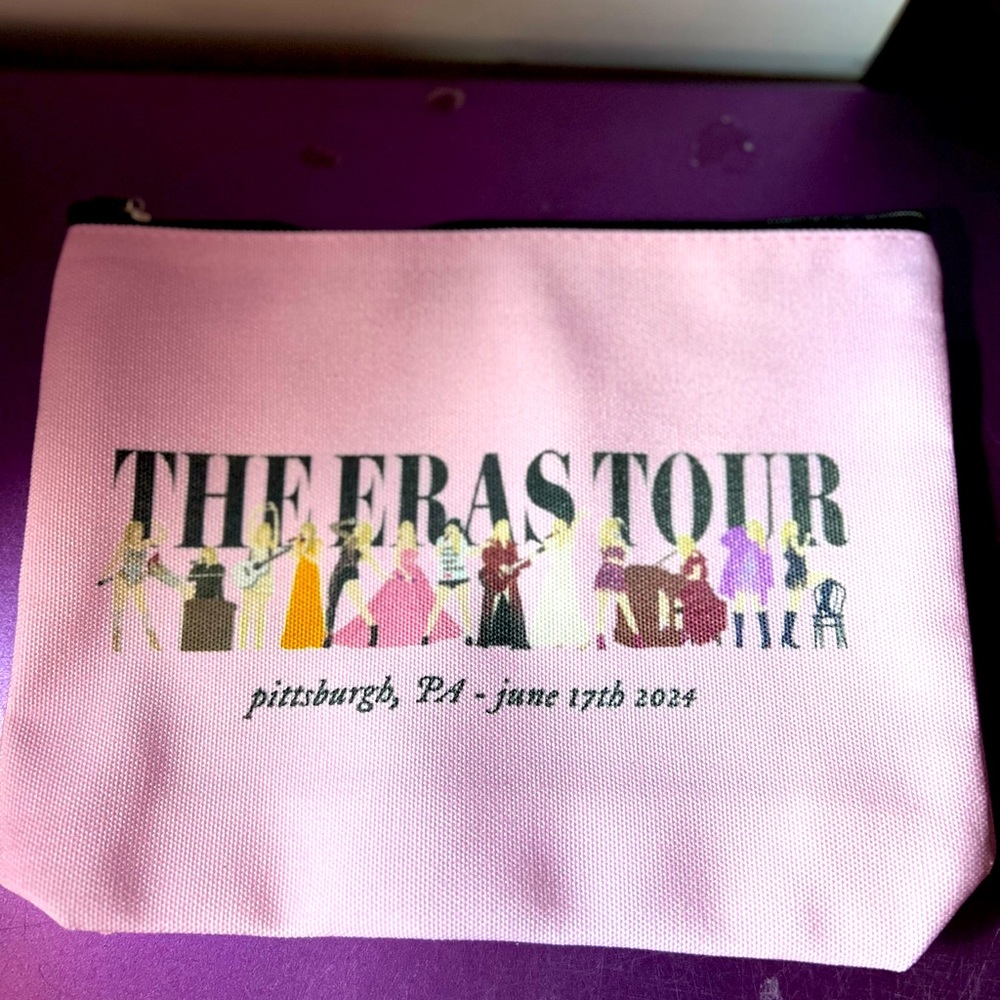 🤠NWOT Pink The Eras Tour Pouch